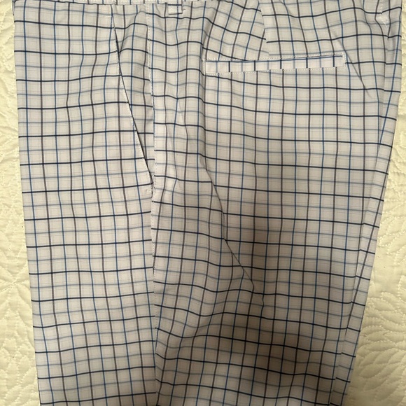 PGA Tour sz 34 golf shorts - Picture 3 of 3